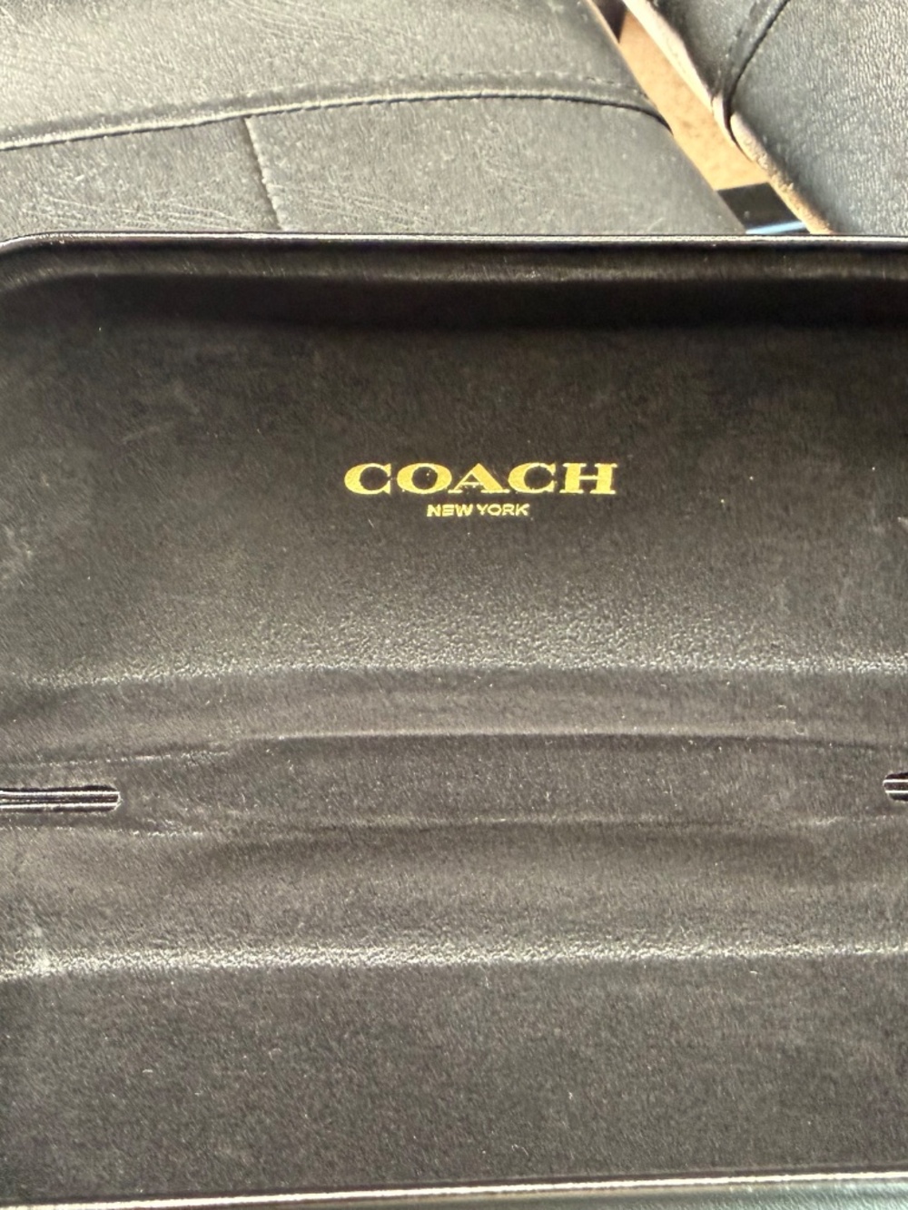 COACH - Picture 2 of 3